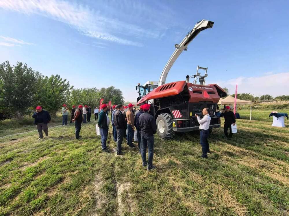 В Республику Узбекистан зашел первый кормоуборочный комбайн RSM F1300 от компании Ростсельмаш 1